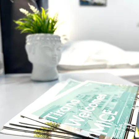 Square 3* Тирана