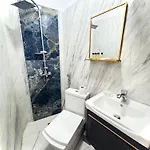 Square Hotel