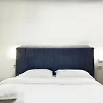 Square Hotel