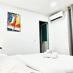 Hotel Square 3*