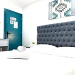 Square Hotel