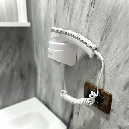 מלון Square 3*