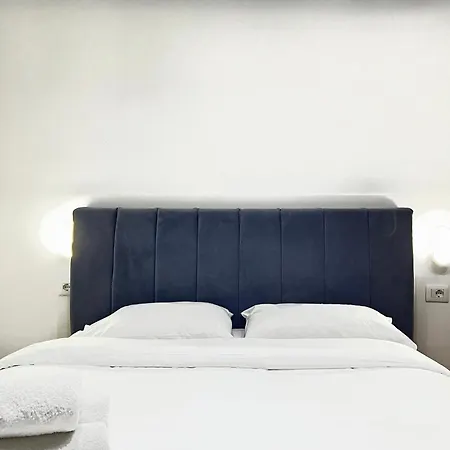 Square Hotel