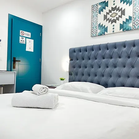 Hotel Square 3*