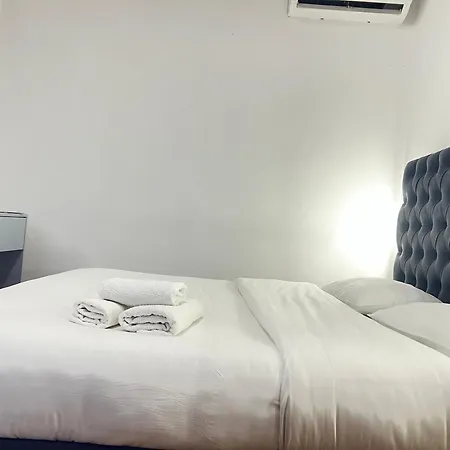 Square Hotel 3*