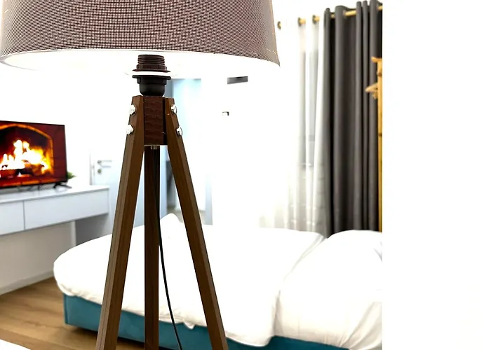 Square 3* טיראנה